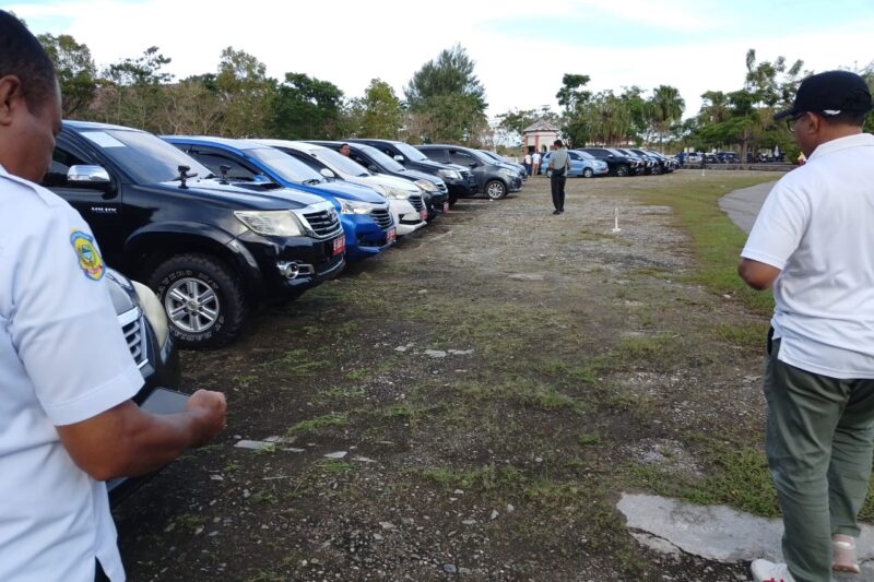 Bupati Buru : Hasil Pengecekan Fisik Kendaraan Dinas, Didapati Kendaraan Dalam Keadaan Baik.